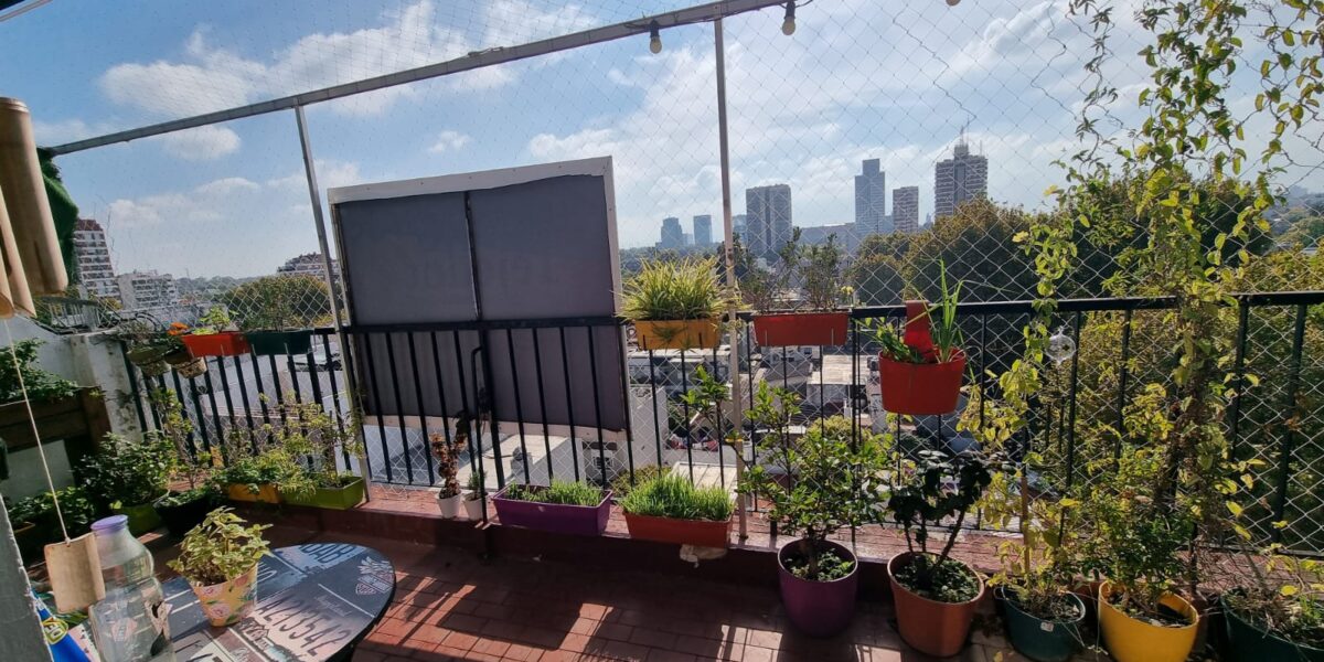 3 ambientes c/ Importante balcón terraza. Av. Garcia del Rio 3800